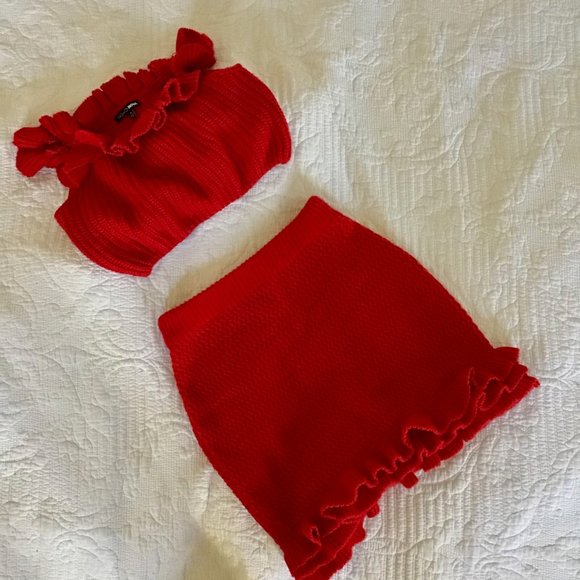 Red Knitted Matching Skirt Set - Picture 2 of 4